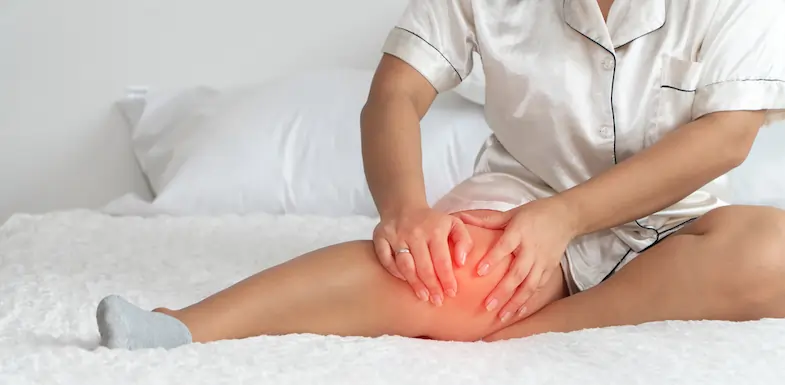 रात में घुटनों में दर्द क्यों होता है