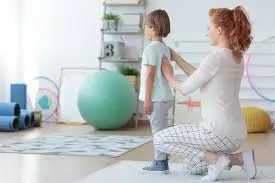 बच्चों का पोस्चर (Postural issues in children) कैसे सुधारें