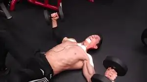 चेस्ट फ्लाई (Chest Fly - पीठ के बल लेटकर हाथ फैलाना और जोड़ना)