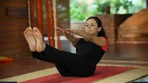 नौकासन (Boat Pose - शरीर को नाव जैसा बनाना)