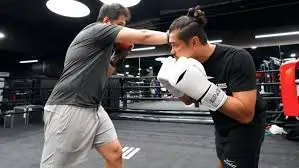 बॉक्सिंग शफल (Boxing Shuffle - मुक्केबाज की तरह पैर थिरकाना)