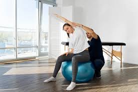 एक अच्छा और योग्य फिजियोथेरेपिस्ट कैसे चुनें? (5 जरूरी सवाल जो आपको पूछने चाहिए)