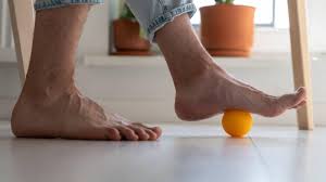 फ्लैट फीट (सपाट पैर): बच्चों और बड़ों में इसे ठीक करने की खास कसरत