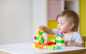 बच्चों में मोटर स्किल्स का विकास (Developmental Delay): माता-पिता के लिए गाइड