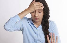 मेनियर रोग (Meniere's Disease): कान में सीटी बजना और चक्कर का प्रबंधन