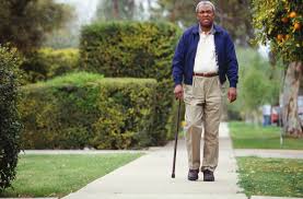 वॉकर-या-छड़ी-Walking-Aids-का-सही-तरीके-से-इस्तेमाल-कैसे-करें