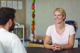 अपने फिजियोथेरेपिस्ट से पहली मुलाकात (Assessment) में मरीजों को कौन-से जरूरी सवाल पूछने चाहिए?