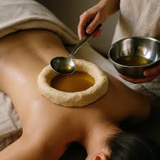 क्या आयुर्वेद के 'पंचकर्म' और 'कटी बस्ती' को मॉडर्न फिजियोथेरेपी के साथ जोड़ा जा सकता है?