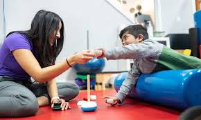 क्या बच्चों की फिजियोथेरेपी वयस्कों से अलग होती है? एक पीडियाट्रिक विशेषज्ञ का दृष्टिकोण