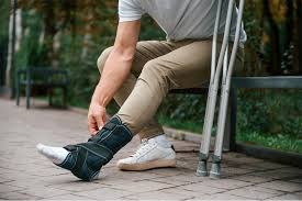 टेंडन रिपेयर सर्जरी (जैसे टेंडो-अकिलिस) के बाद फिर से चलने की शुरुआत कैसे करें?