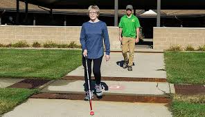 दृष्टिहीन (Visually Impaired) लोगों के लिए पोस्चर करेक्शन और स्थानिक जागरूकता (Spatial Awareness) प्रशिक्षण