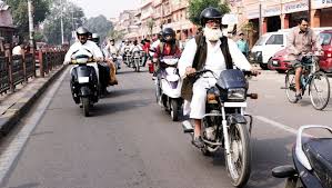 दोपहिया (Two-wheeler) चलाते समय भारी हेलमेट के कारण होने वाले सर्वाइकल तनाव का निवारण