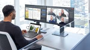 दोहरे मॉनिटर (Dual Monitor) का उपयोग करने वाले प्रोफेशनल्स के लिए सही डेस्क सेटअप