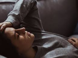 फटीग सिंड्रोम: रात भर सोने के बाद भी शरीर टूटा-टूटा और थका हुआ क्यों लगता है?