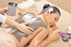 मिट्टी लेप (Mud Therapy) और हीट थेरेपी: प्राकृतिक बनाम आधुनिक सिकाई में क्या बेहतर है?