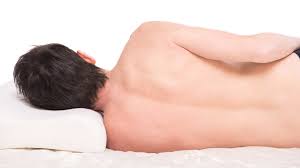 वाटरबेड (Waterbeds) और मेमोरी फोम गद्दे: सर्वाइकल और स्पाइनल हेल्थ के नजरिए से कौन सा गद्दा बेस्ट है?