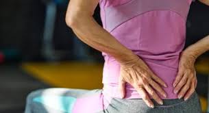 स्पोंडिलोलिस्थेसिस: रीढ़ की हड्डी के खिसकने पर कौन से व्यायाम करें और कौन से सख्त वर्जित हैं?