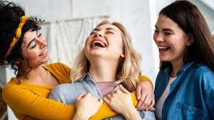 हंसी (Laughter Therapy) और गहरी सांसें: प्राकृतिक पेनकिलर (Endorphins) को कैसे एक्टिवेट करें?