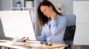 आईटी प्रोफेशनल्स 'टेक नेक' (Tech Neck) और 'माउस शोल्डर' (Mouse Shoulder) से बचाव।