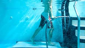 एक्वा रनिंग (Aqua Running) इंजरी के बाद एथलीट्स बिना जोड़ों पर जोर डाले अपनी स्टैमिना कैसे बनाए रखते हैं।