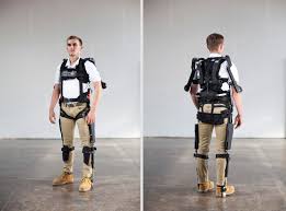 एक्सोस्केलेटन (Exoskeletons) लकवाग्रस्त (Paralyzed) मरीजों को फिर से चलाने वाले आधुनिक रोबोटिक सूट (Robotic Suits) कैसे काम करते हैं।