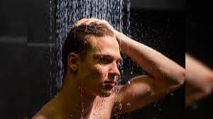 कोल्ड शावर (Cold Shower) ठंडे पानी से नहाना मांसपेशियों की रिकवरी के लिए अच्छा है या बुरा