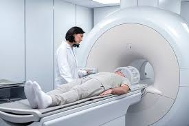 क्लॉस्ट्रोफोबिया (Claustrophobia) वाले मरीजों को एमआरआई (MRI) मशीन में जाने से होने वाले मस्कुलर तनाव को कैसे कम करें?