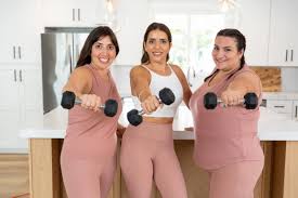पीसीओएस (PCOS) और रेजिस्टेंस ट्रेनिंग इंसुलिन रेजिस्टेंस को कम करने के लिए वजन उठाना क्यों जरूरी है।