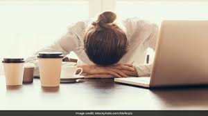 पोस्ट-कोविड फटीग (Long COVID): महीनों बाद भी सांस फूलने और थकान का पेसिंग (Pacing) प्रोटोकॉल