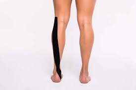 फुटबॉल शिन स्प्लिंट्स (Shin Splints) और एंकल स्प्रेन के लिए टेपिंग तकनीक।