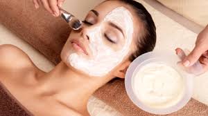 ब्यूटीशियन (Beauticians) मसाज या फेशियल करते समय कलाई और अंगूठे के दर्द से बचाव।