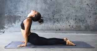 भुजंगासन (Cobra Pose) बनाम मैकेंजी एक्सटेंशन दोनों में क्या अंतर है