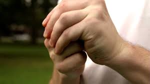 मिथक या सच उंगलियां या हड्डियां चटकाने (Knuckle Cracking) से गठिया होता है।