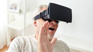वर्चुअल रियलिटी (VR) का उपयोग: पुरानी कमर दर्द वाले मरीजों का दिमाग भटकाकर (Distraction Therapy) व्यायाम करवाना