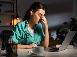 शिफ्ट वर्कर्स (Shift Workers) नाइट शिफ्ट (BPO-IT) में काम करने वालों के लिए स्लीप साइकिल और स्वास्थ्य टिप्स।