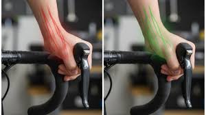 साइक्लिंग के दौरान 'हैंडलबार पाल्सी' (Handlebar Palsy-हाथों का सुन्न होना) से कैसे बचें