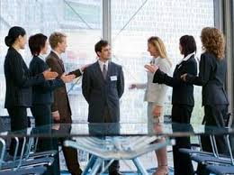 स्टैंडिंग मीटिंग्स ऑफिस की बैठकों (Meetings) को कुर्सियों के बजाय खड़े होकर करने के स्वास्थ्य लाभ।