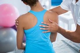 स्ट्रोक (लकवा) के बाद कंधे के जोड़ का खिसक जाना (Shoulder Subluxation): स्लिंग (Sling) का सही उपयोग