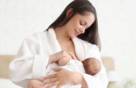 स्तनपान (Breastfeeding) के बाद स्तनों के आकार में बदलाव और स्पाइनल पोस्चर का संबंध
