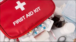 हर स्पोर्ट्स क्लब और स्कूल के 'फर्स्ट एड किट' (First Aid Kit) में फिजियोथेरेपी के नजरिए से क्या-क्या होना चाहिए?