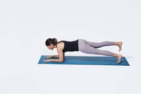 क्रंचेज बनाम प्लैंक (Plank)पेट कम करने और कोर मजबूत करने के लिए वैज्ञानिक रूप से क्या बेहतर है?