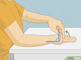 डबल जॉइंटेड (Double Jointed) क्या आप अपना अंगूठा कलाई से छुआ सकते हैं? ज्यादा लचीलेपन (Hypermobility) के नुकसान।