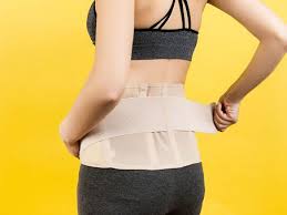 डिलीवरी के बाद बेल्ट (Postpartum Belt) पेट बांधना सही है या गलत? (वैज्ञानिक दृष्टिकोण)।