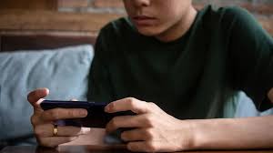 पेसिंग (Pacing) फोन पर बात करते हुए लगातार कमरे में टहलने की आदत का रीढ़ की हड्डी पर प्रभाव।