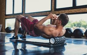 फोम रोलिंग (Foam Rolling) वर्कआउट के बाद मायोफेशियल रिलीज से मांसपेशियों की रिकवरी कैसे तेज करें।