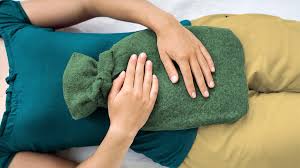 मासिक धर्म का दर्द (Dysmenorrhea) दवाइयों के बिना स्ट्रेचिंग और व्यायाम से क्रैम्प्स कैसे रोकें।