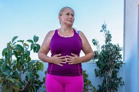 मेनोपॉज (Menopause) रजोनिवृत्ति के दौरान हड्डियों का घनत्व घटने से रोकने के लिए वेट-बियरिंग एक्सरसाइज।