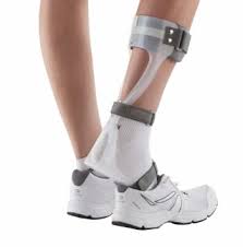 सॉलिड एंकल-फुट ऑर्थोसिस (AFO) लकवे (Stroke) के बाद पैर लटकने (Foot Drop) की समस्या में स्प्लिंट का सही चयन।