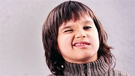 टॉरेट सिंड्रोम (Tourette Syndrome - बार-बार अनियंत्रित हरकतें या आवाजें करना)